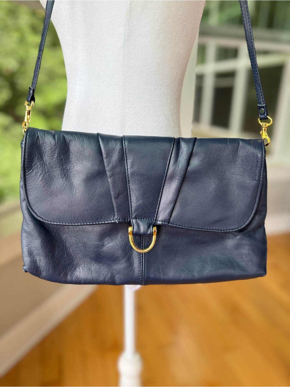 Vintage 80s 90s Navy Gold Genuine Leather Purse Shoulder Bag
